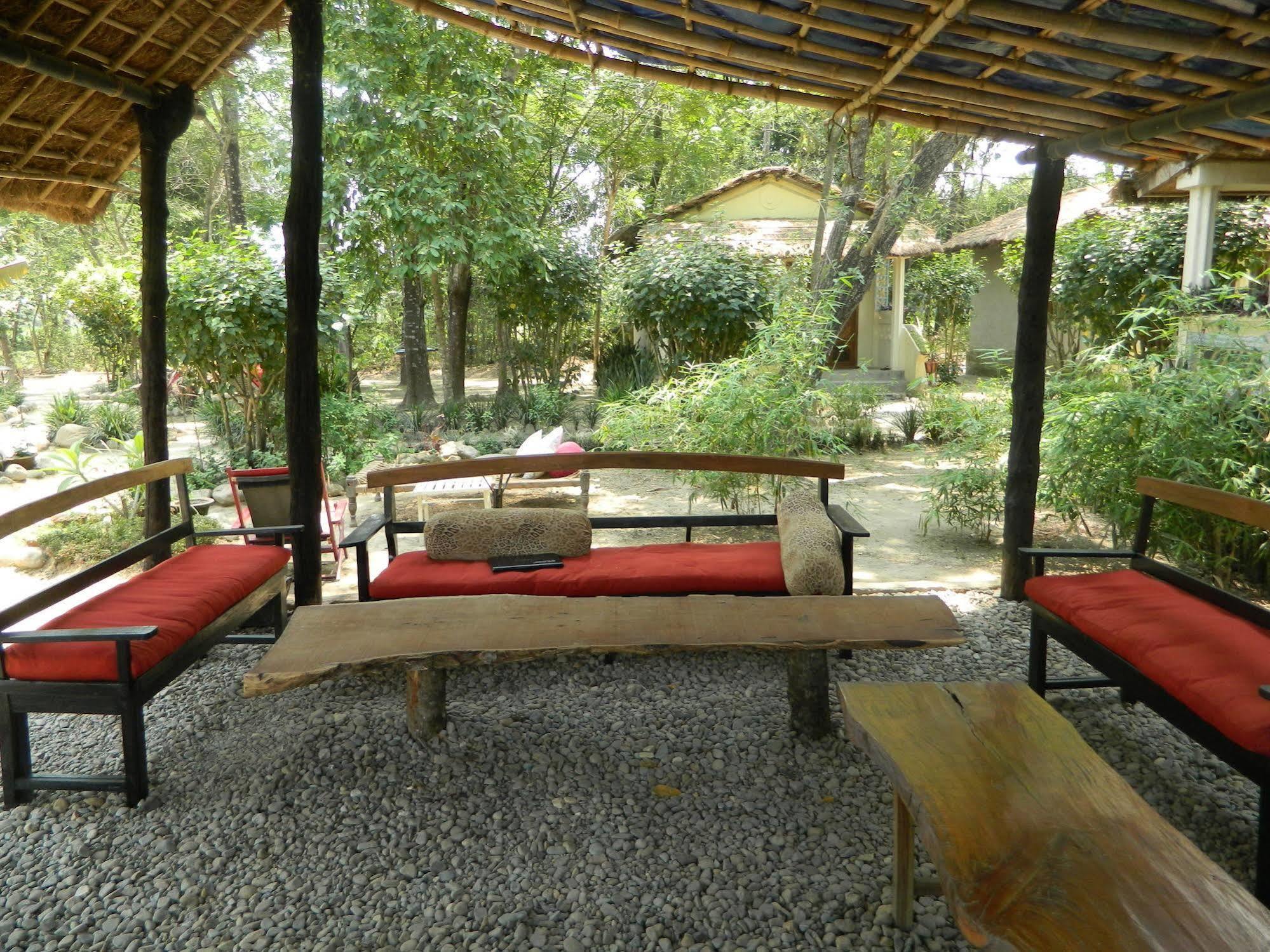 Machan Country Villa Kumarwarti Exterior foto
